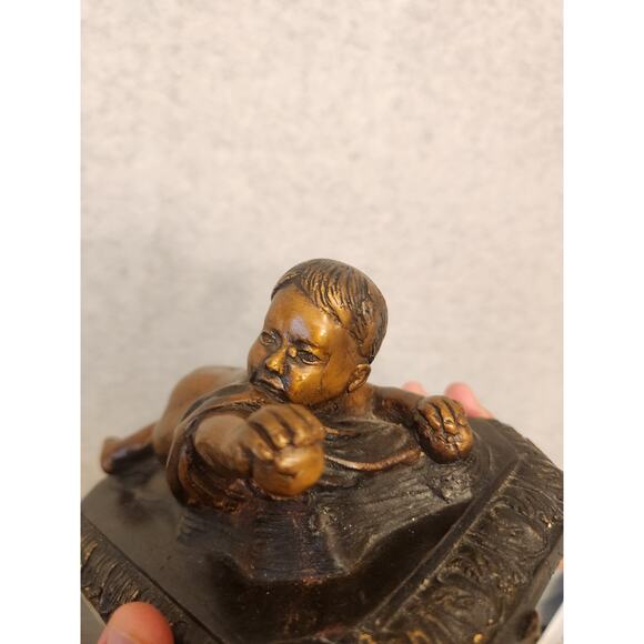 Bronze‎ Crawling Baby Signed Della Robbia Italian Bronze Laying Cherub on Pillow - Picture 5 of 9